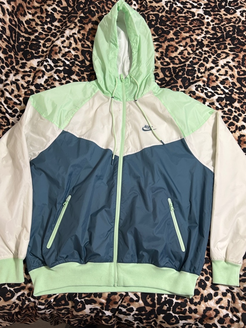Nike Mint Green and White Hooded Windbreaker M men and woman